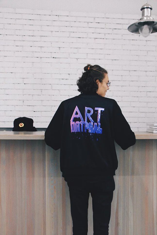 Юрий Омельченко в бомбере ART FLASH. Фото автора