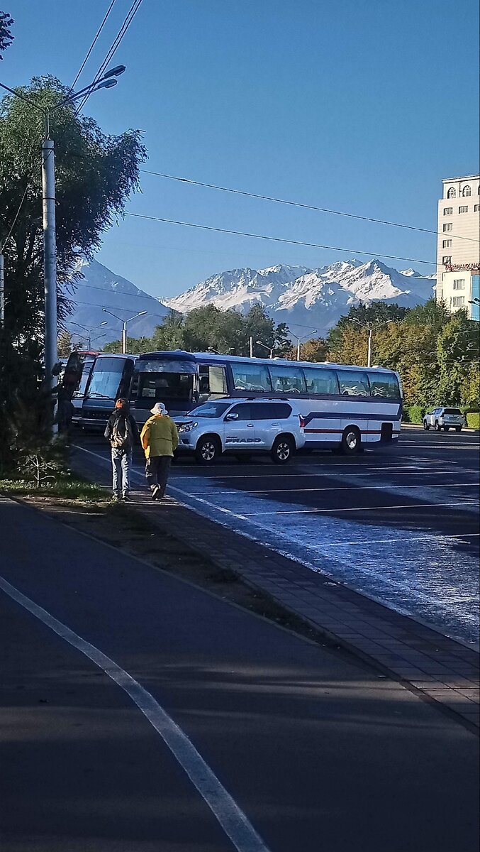 Наши экскурсионные автобусы.
