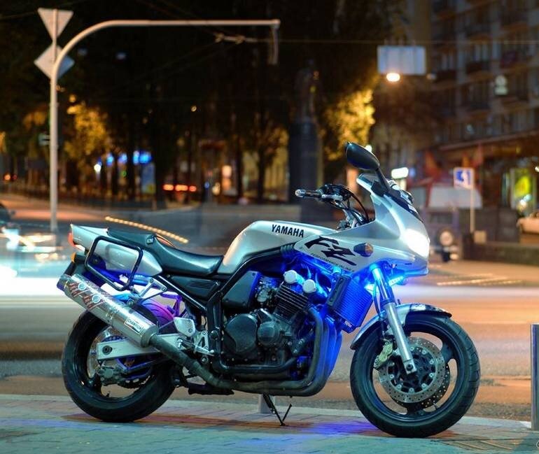 Fz400 yamaha фото