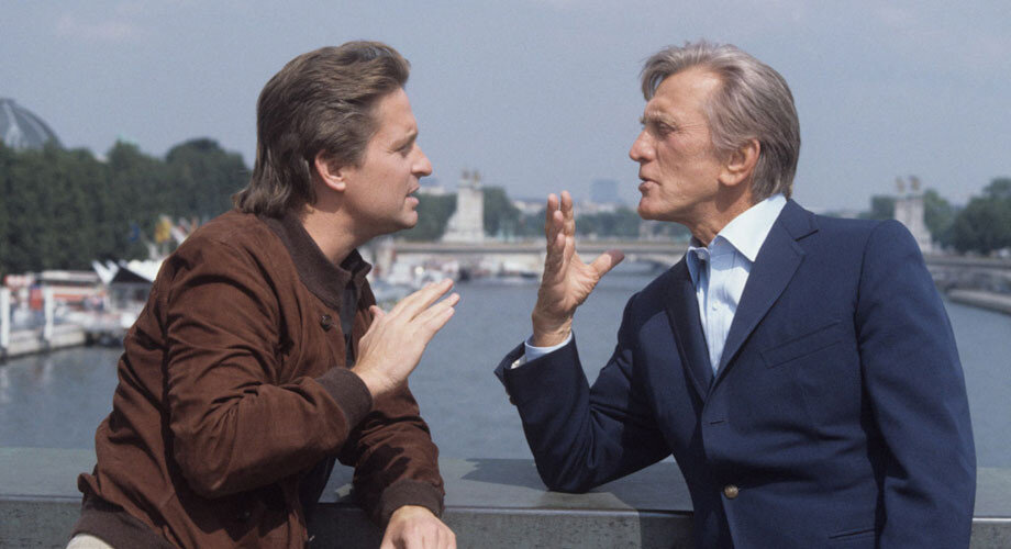 Братья Майкла - Джоэль и Питер - также являются продюссерами