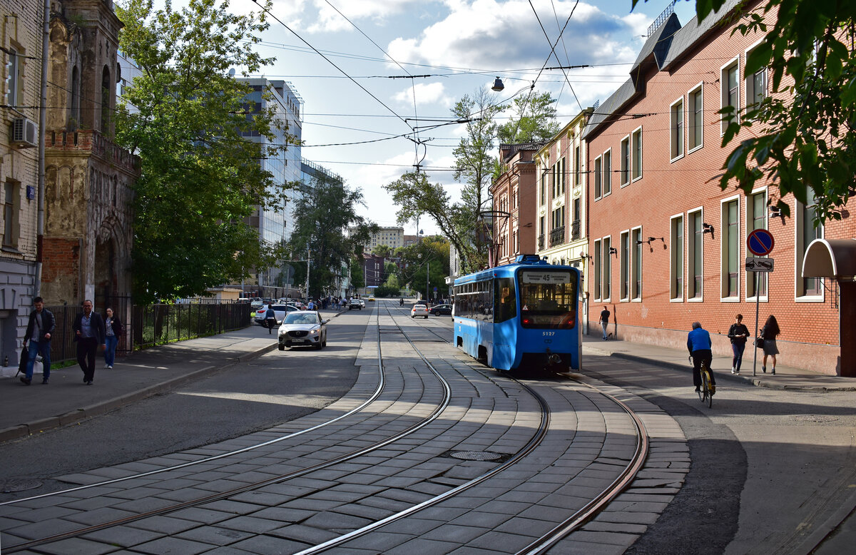 Бауманская улица москва. Бауманская Москва Бауманская улица. Улица Баумана Москва. Бауманская 1995.