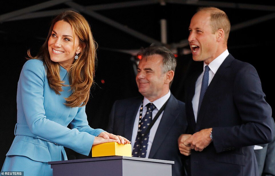 Принц Уильям и Кейт Миддлтон на церемонии вручения имени новому полярному кораблю