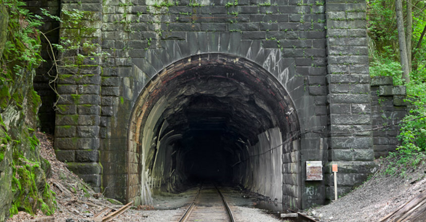 Туннель "Hoosac", построенный в 1877 году, в который прошли наши герои
