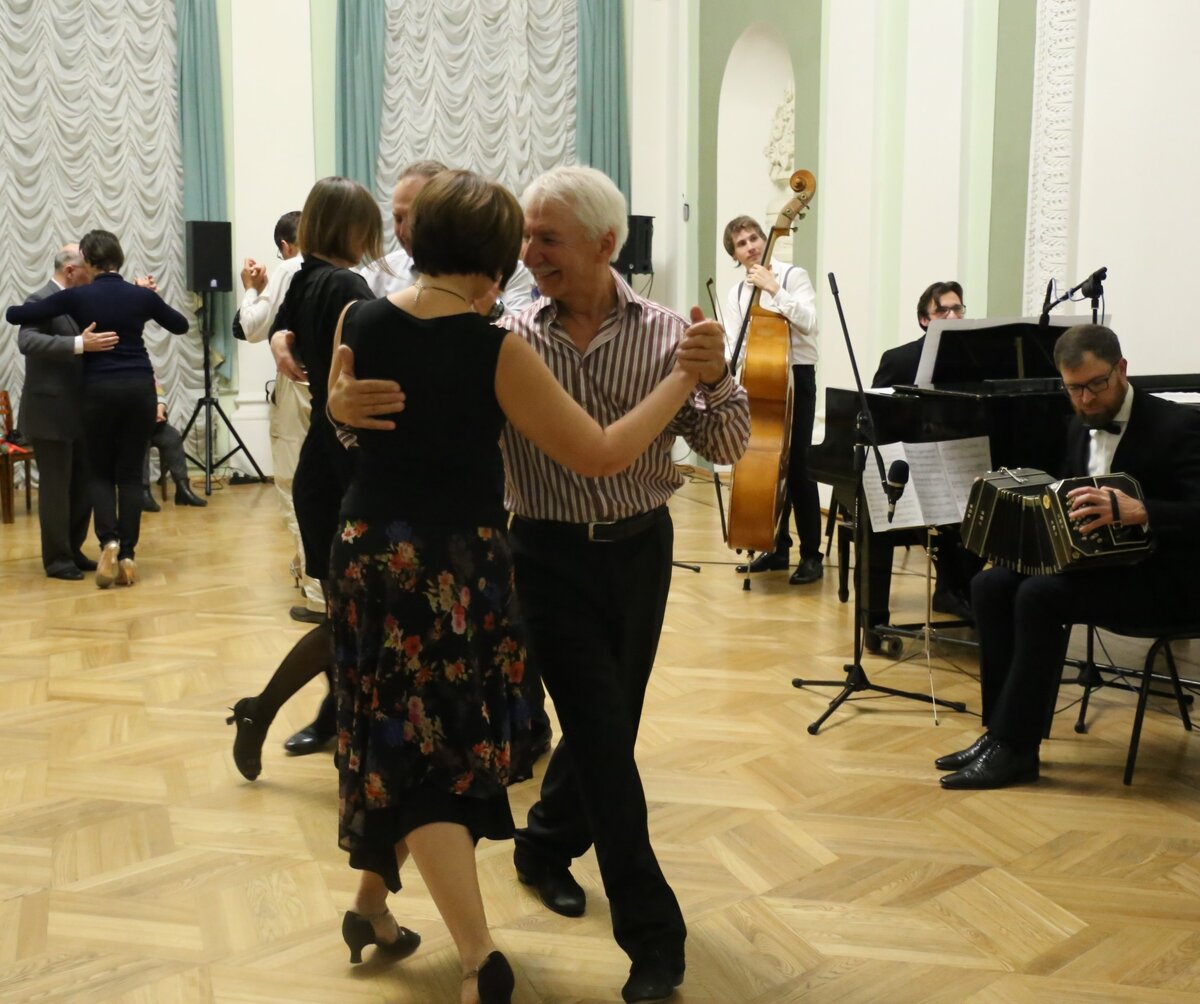 Душа должна петь, а тело танцевать!