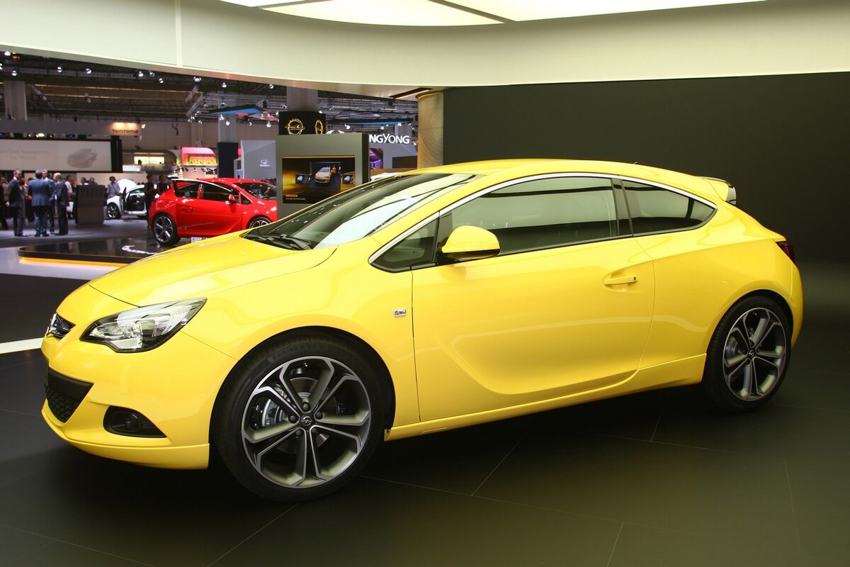 Opel Astra J GTC – эталон стиля | Автодрайв | Дзен