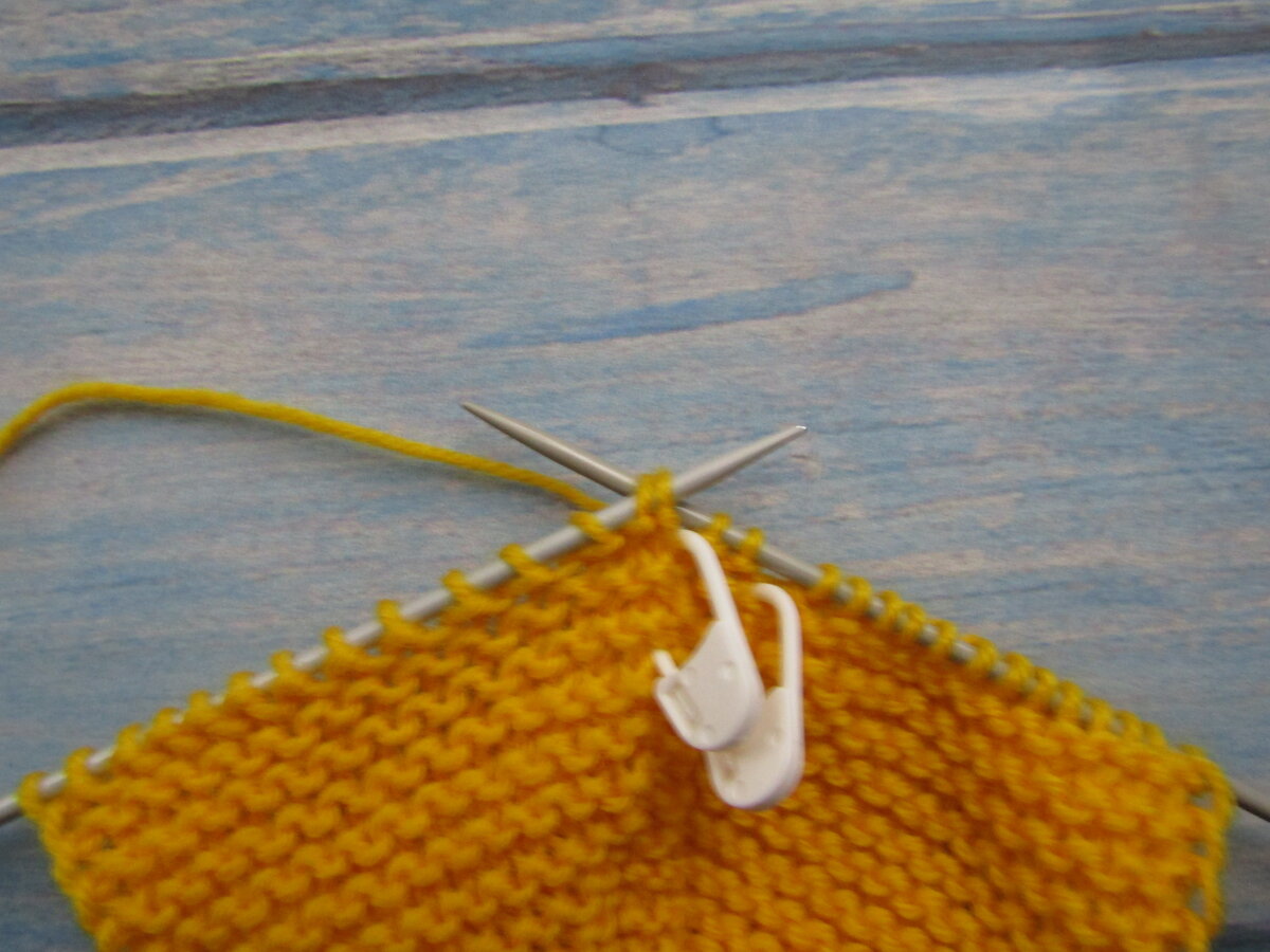 Снуд спицами: четыре схемы с описанием для вязания