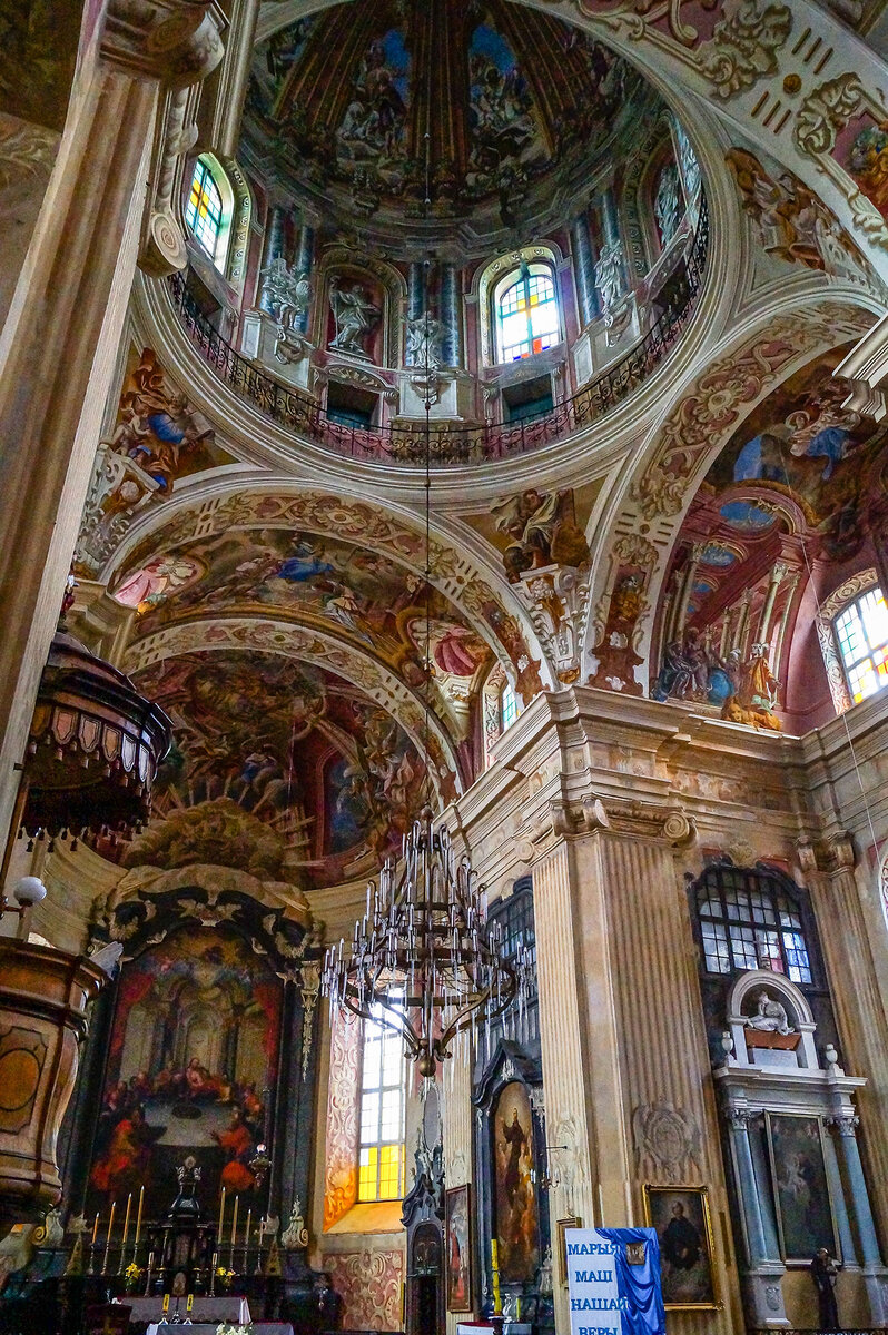 В фарном костеле Тела Господня находится фамильная усыпальница рода