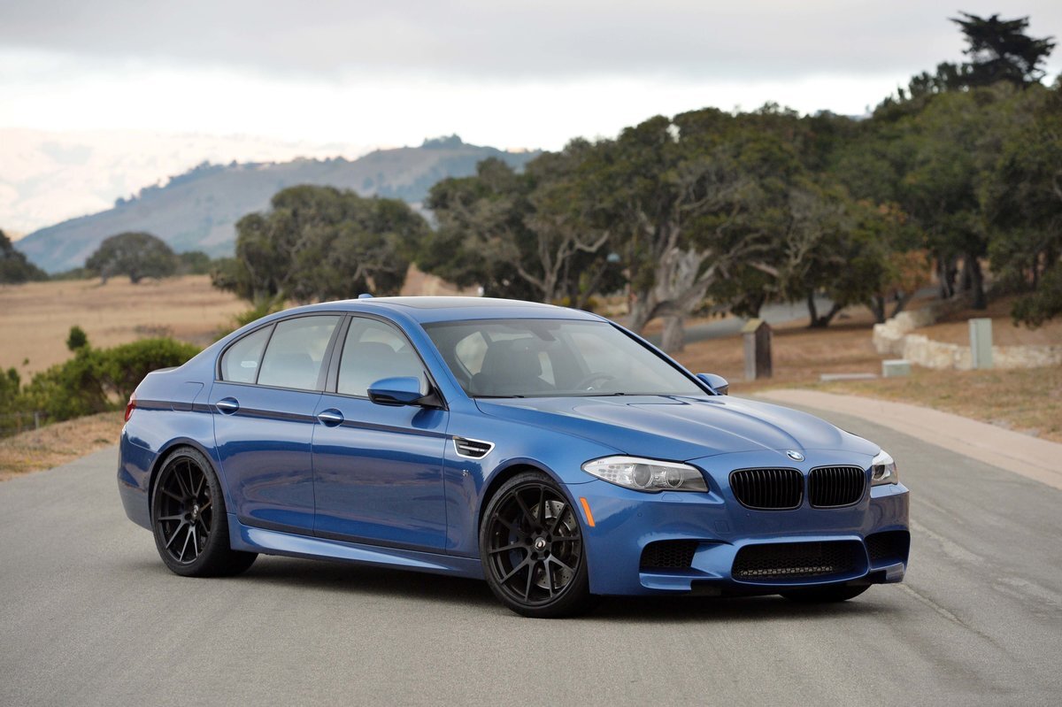 BMW m5 f10 Yellow