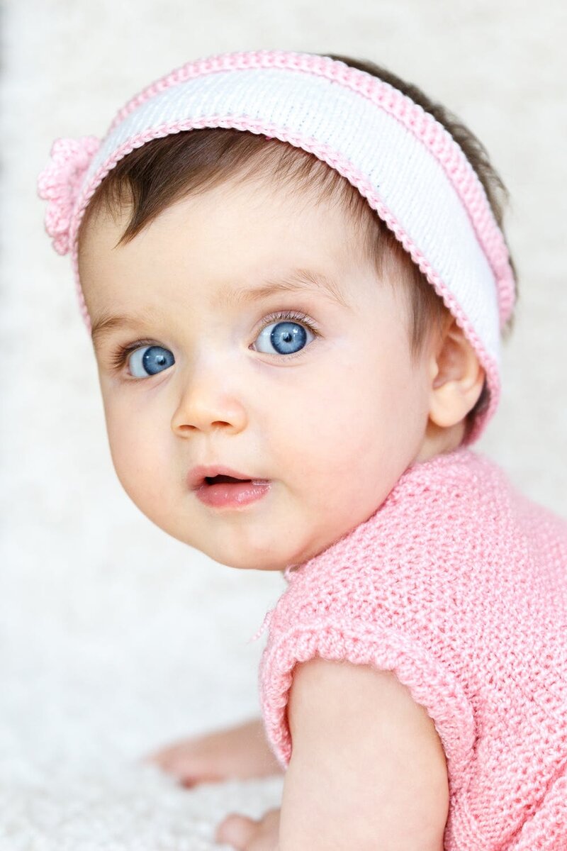 https://images.pexels.com/photos/266098/pexels-photo-266098.jpeg?cs=srgb&dl=adorable-baby-beautiful-266098.jpg&fm=jpg