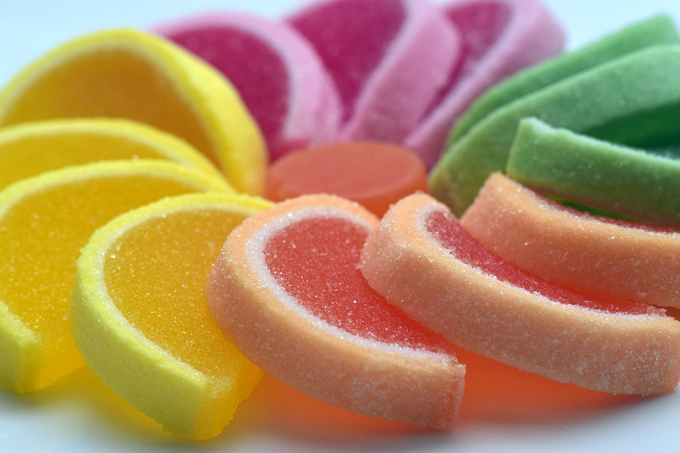 https://cdn.pixabay.com/photo/2018/06/19/23/25/sugar-3485430_960_720.jpg