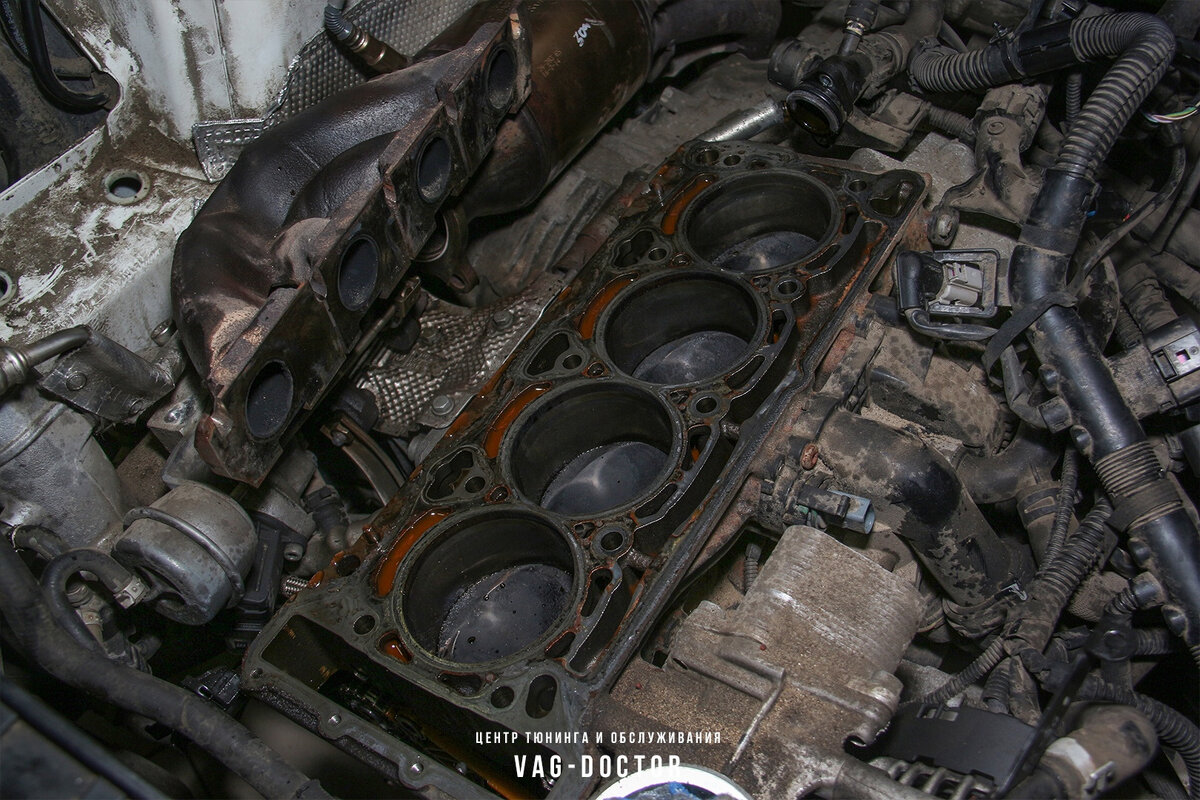 Результат недобросоветной замены цепи на автомобиле AUDI A4 1.8 TFSI