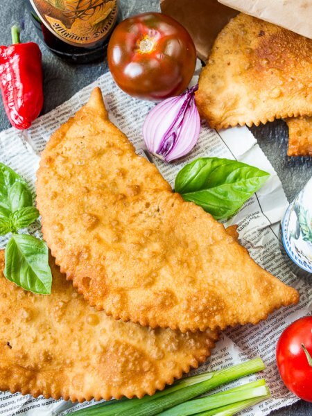 Вкусные.простые.домашние чебуреки!