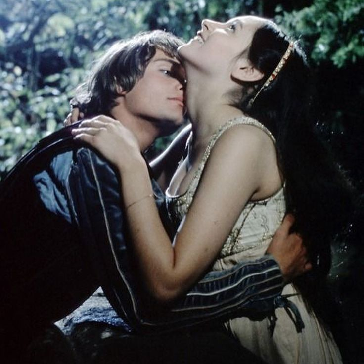 кадр из фильма 1968 года " Ромео и Джульетта".Бессмертные Оливия Хасси  и  Леонард Уайтинг. 