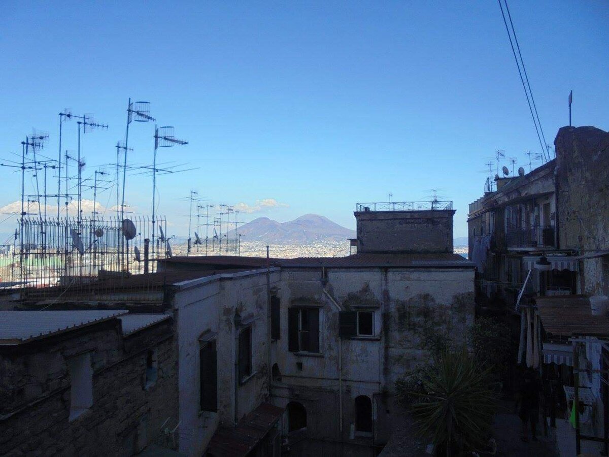 Неаполь - город контрастов. Равнодушным не оставит никого!