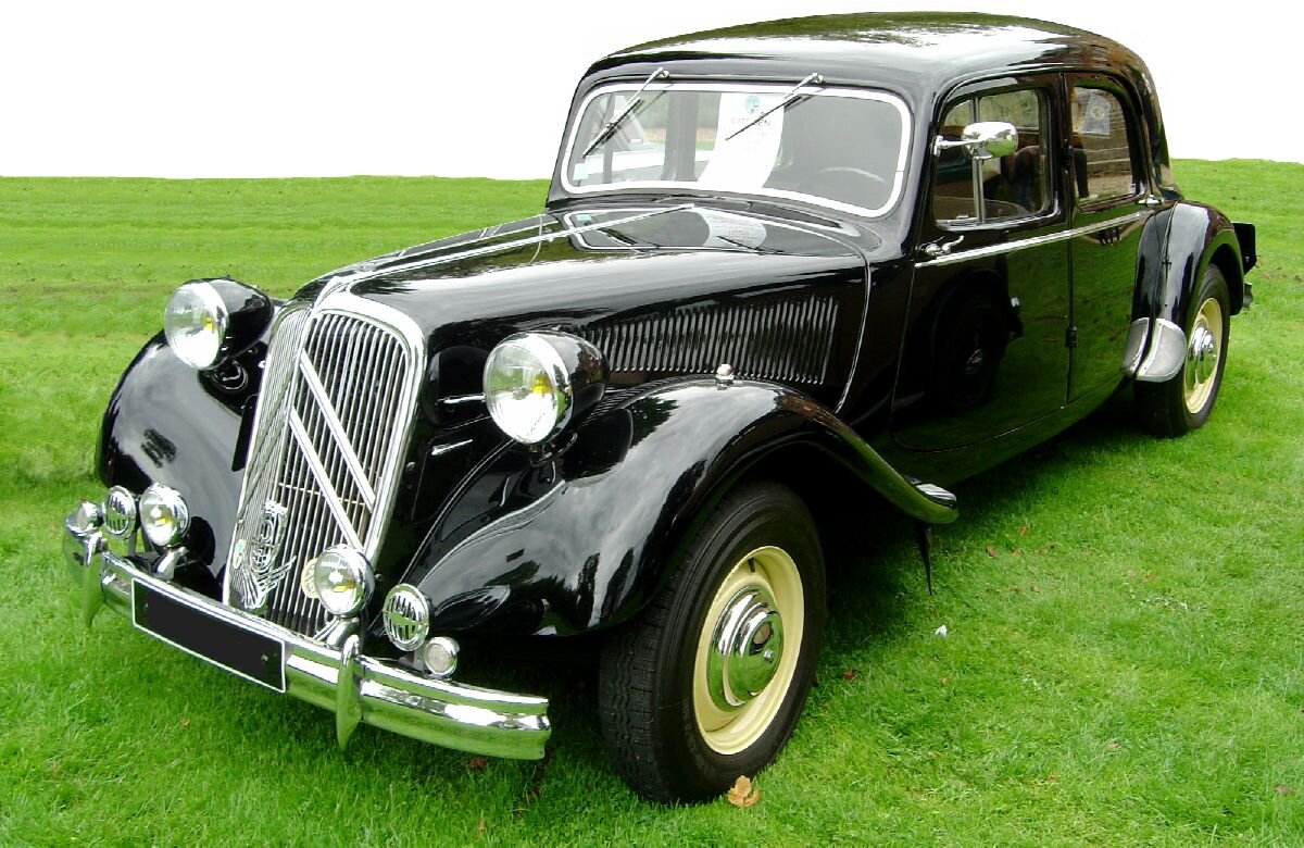 Какого года автомобиль. Citroen 1934. Ситроен Траксьон Авант. Ситроен трпансион Авант. Автомашины Ситроен traction avant/.