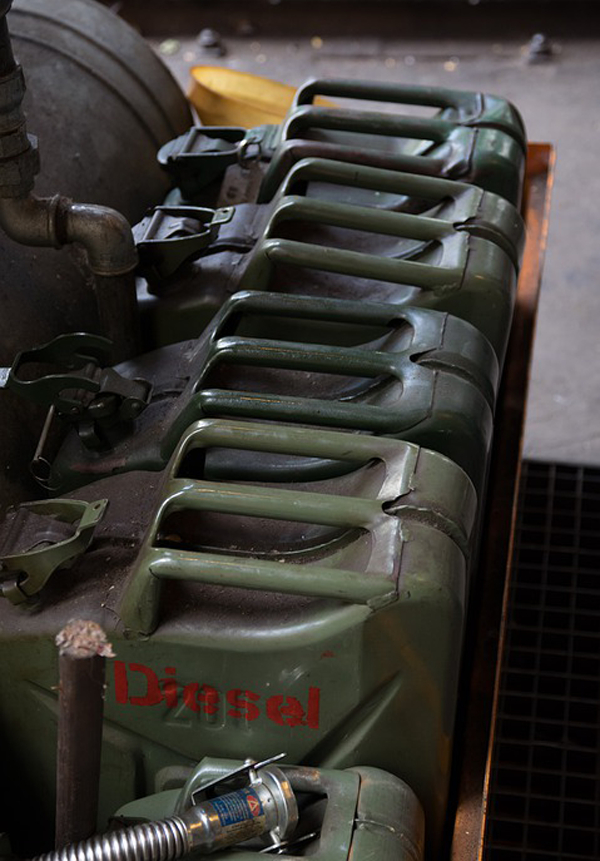 https://pixabay.com/photos/gasoline-gasoline-canister-diesel-petrol-4474606