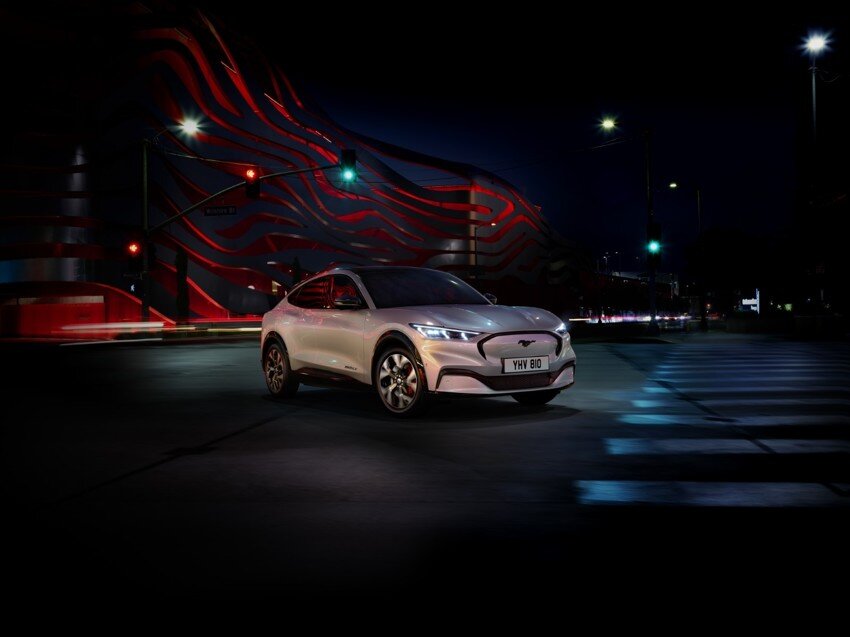 Фото нового электрокара FORD MUSTANG