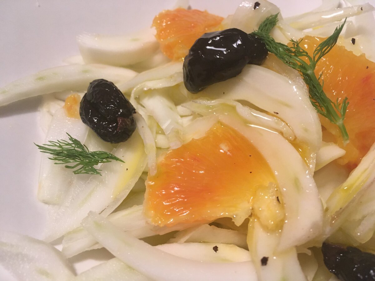 Фото: Piano Piano (insalata di finocchi e arance = салат из фенхеля и апельсинов – итальянская классика)