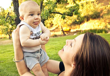 Малыша мучает икота