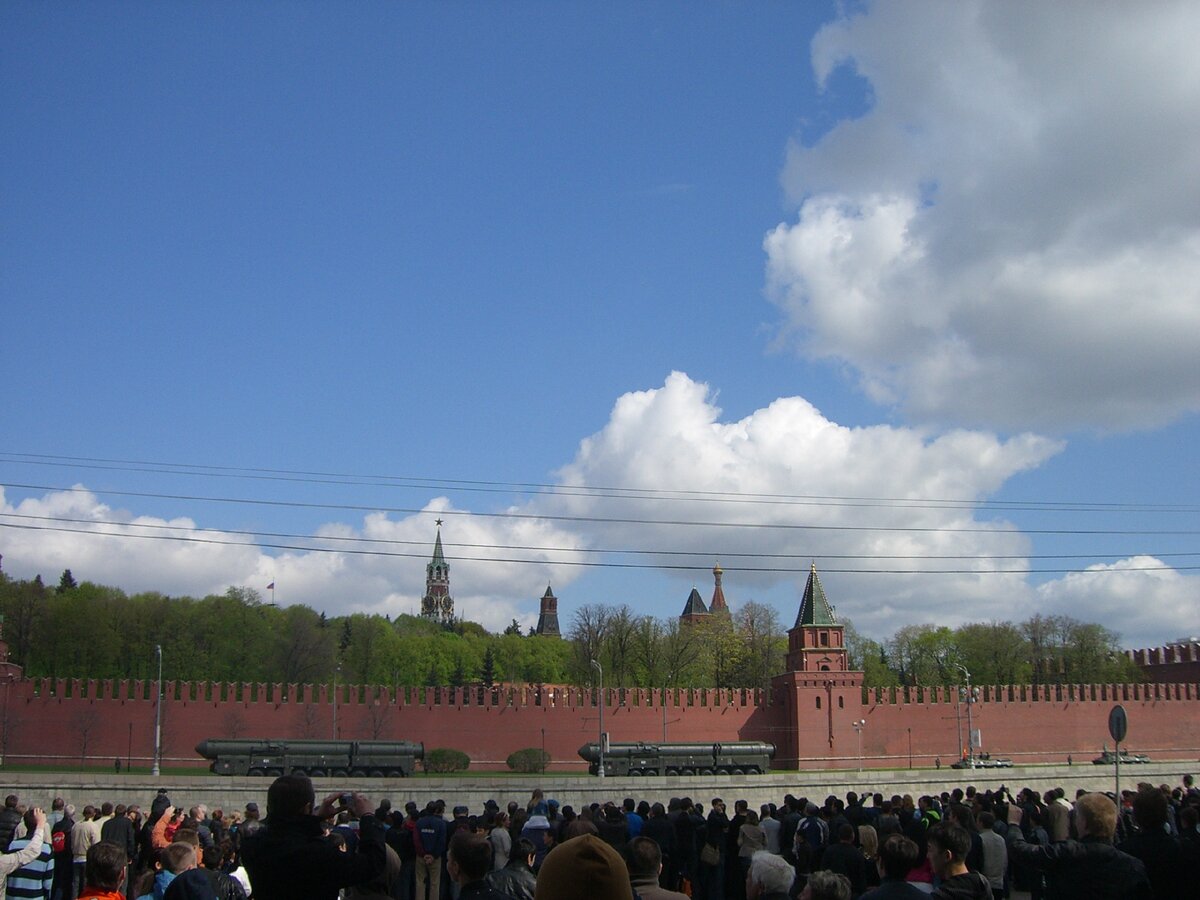 Техника. Вид с Софийской набережной. Фото автора.