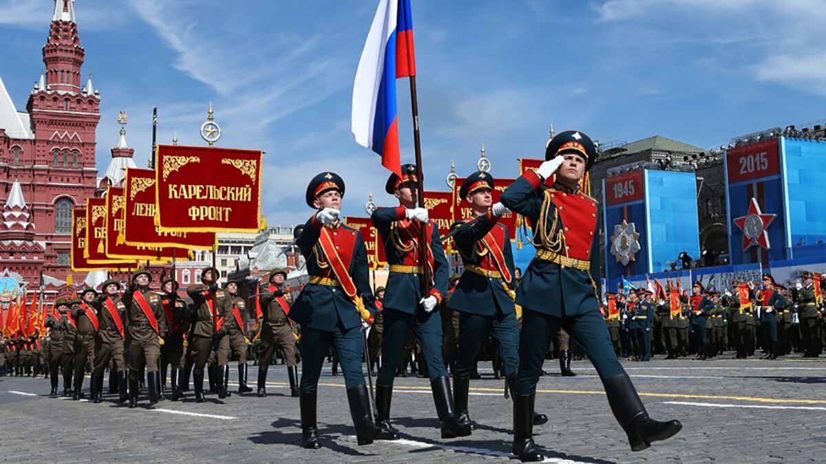 Парад победы. Парад Победы на красной площади в Москве. Парад на красной площади 9 мая. 9 Мая день Победы парад на красной площади. Парад Победы в Москве 24 июня 2020.