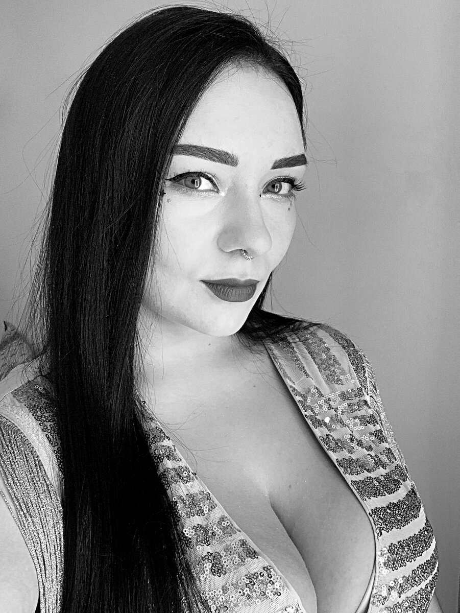 Это фото было сделано в Петербурге в 2019 году. Так я выглядела год назад.