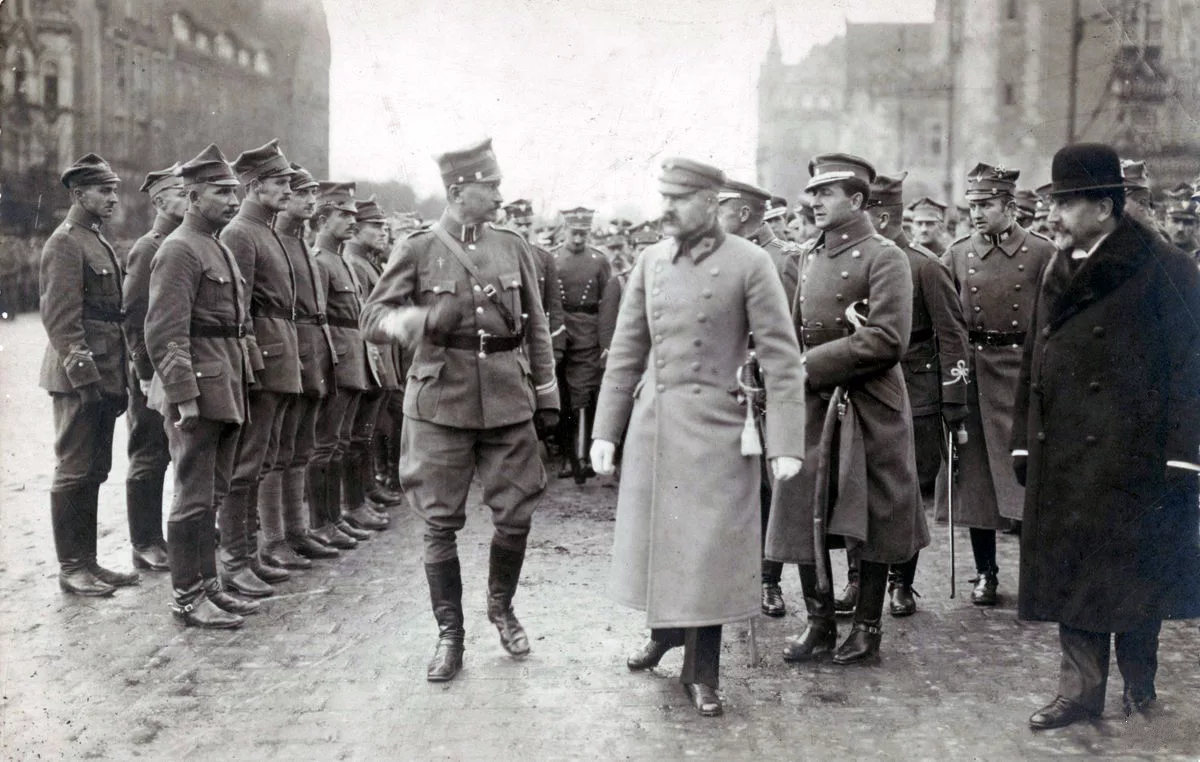 Поляки в литве. Советско-польская война 1919-1921. Советско польская война 1919. Пилсудский советско польская война. Юзеф Пилсудский 1919г.