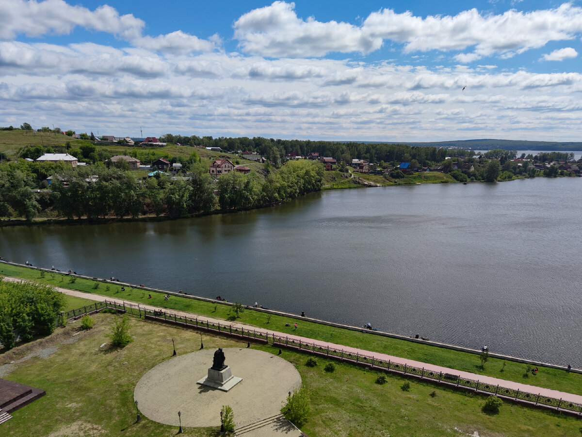 "Говорят, по здесь должны быть горы..." 