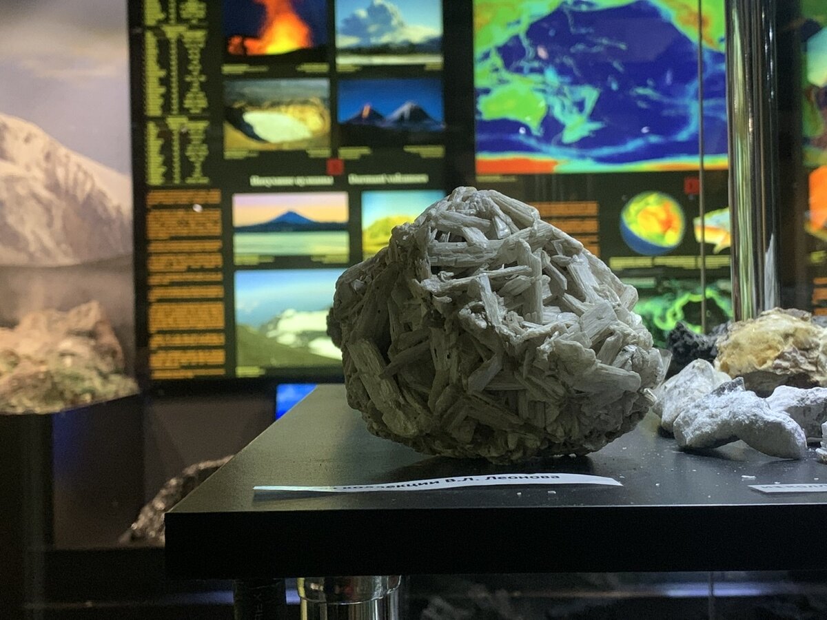 Вулканическая «бомба». Фото автора 