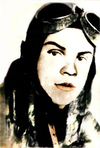 Такое фото прислал Виктор своей матери из школы пилотов. Яндекс Картинки