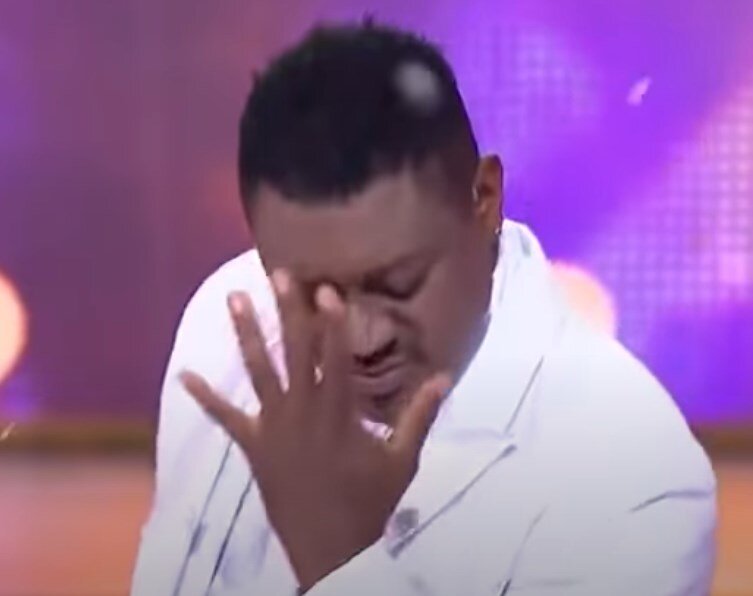 Кадр из Новые Русские Бабки и Пьер Нарцис "О Боже Какой Мужчина" Новогодний парад звёзд за 31 12 13 Канал "Россия HD"