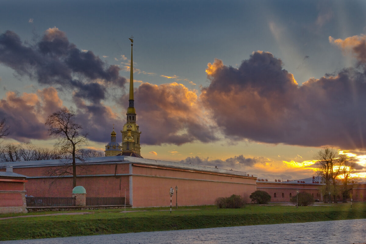 Г свобода. Петербург город свободы. Город Дроздов.