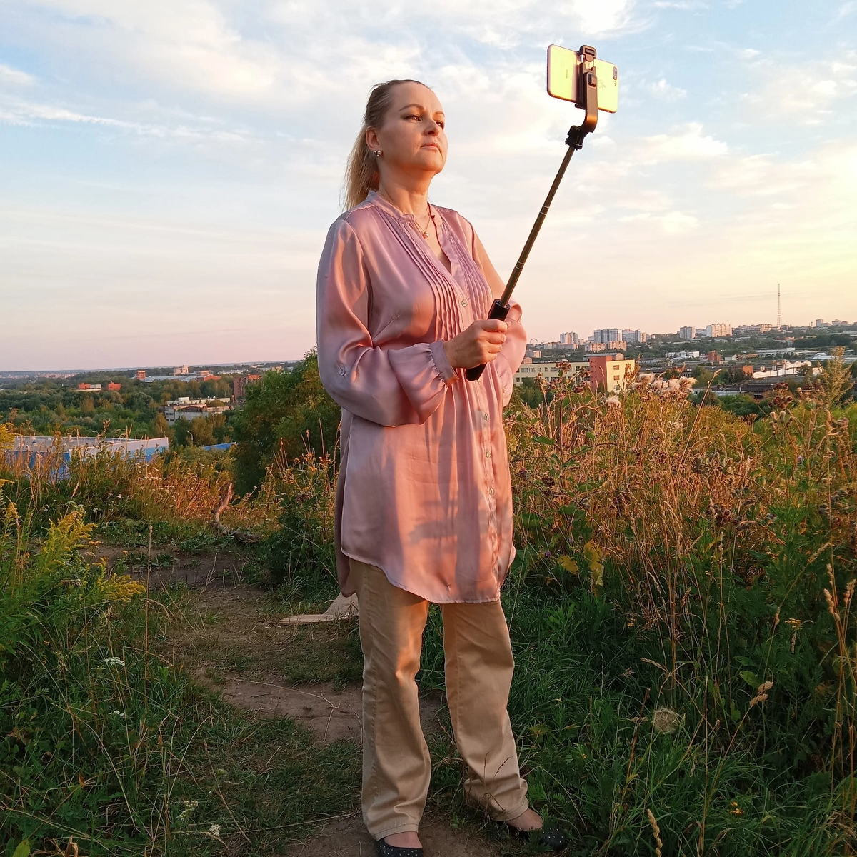 Работа блогера не так легка, как кажется обывателям.