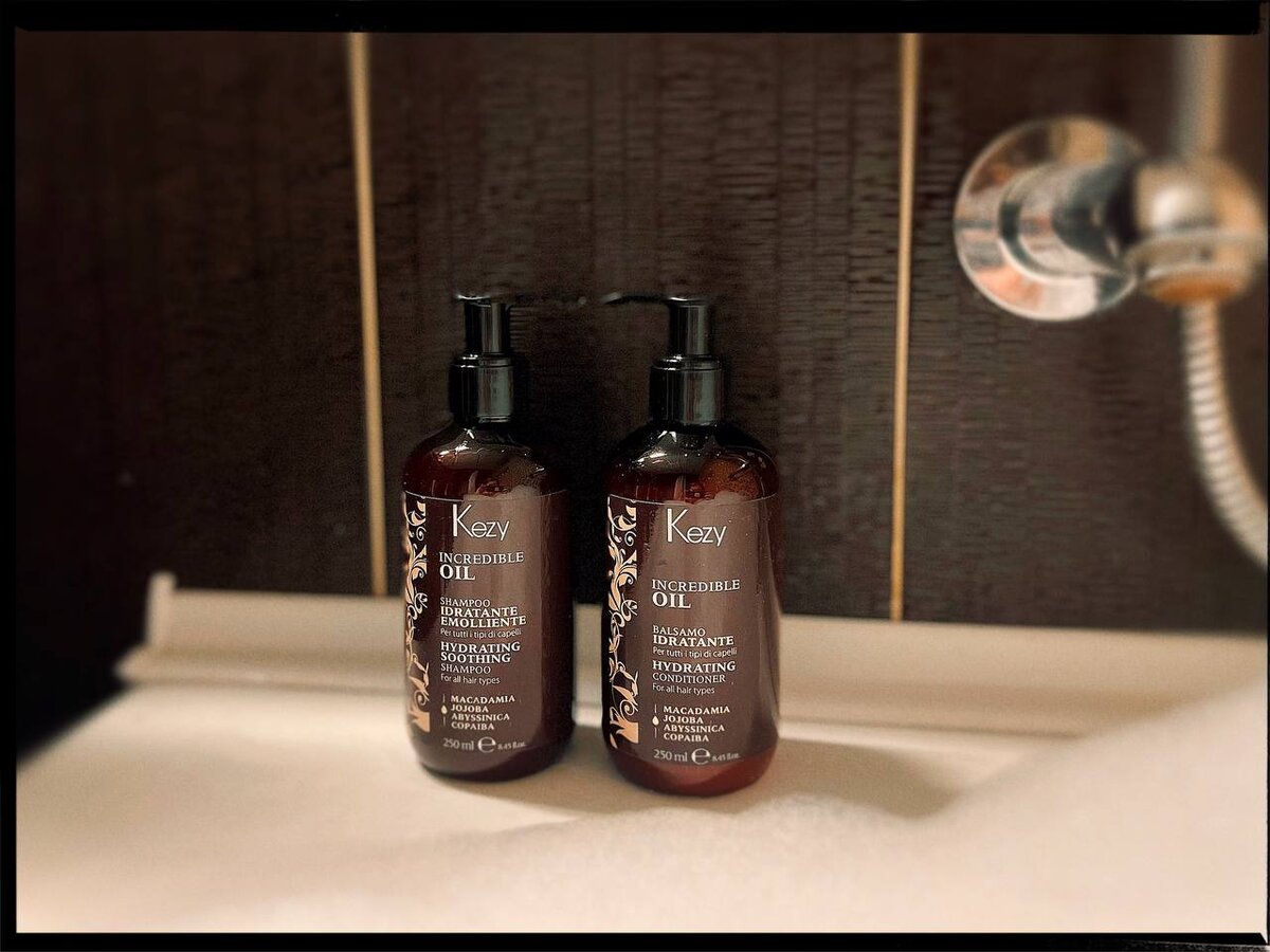 Меня зовут Аня и я в постоянном поиске преображающих средств в уходе за собой, впечатлениями о которых делюсь в этом блоге. Подписывайся, чтобы не пропустить новые находки.