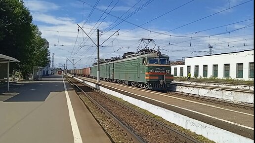 Электровоз ВЛ11М-378/379А с грузовым поездом на ст.Александров-|