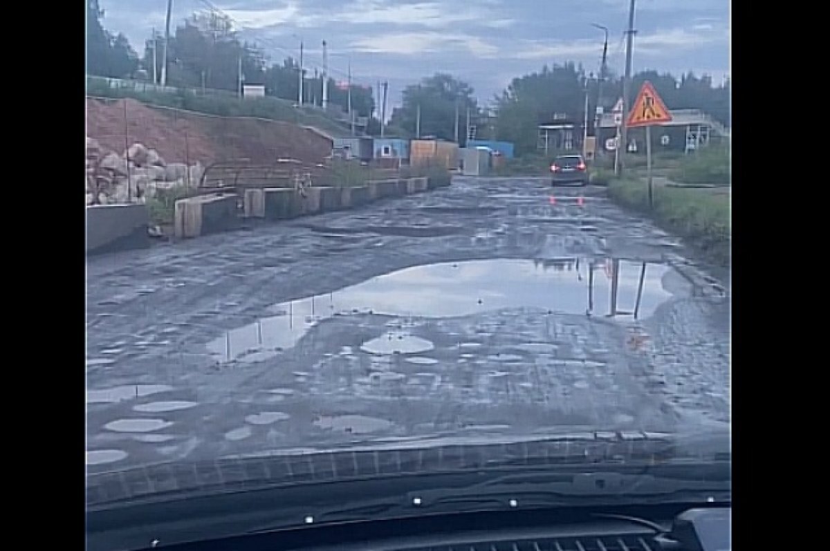    Водители сообщают о разбитой дороге, которая ведет к ЖК Volga Life в Твери