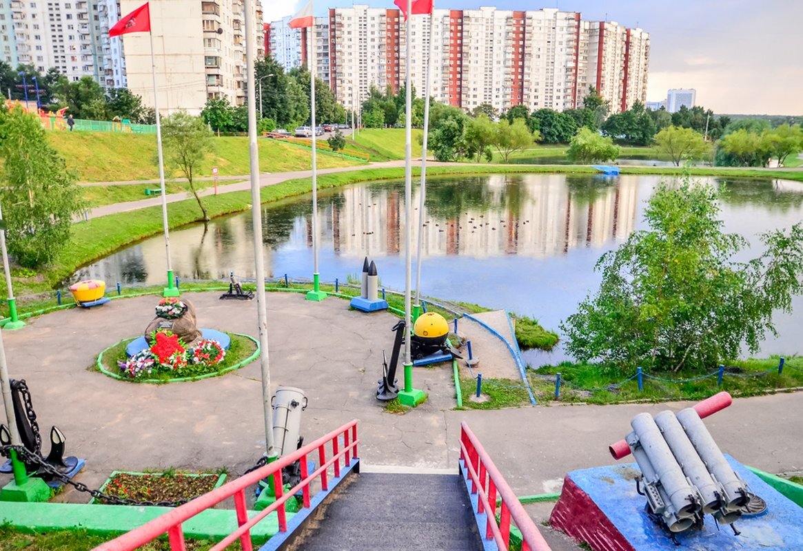 Ясенево москва. Ясенево пруды. Парк Ясеневские пруды. Ясенево парк. Три пруда в Ясенево.