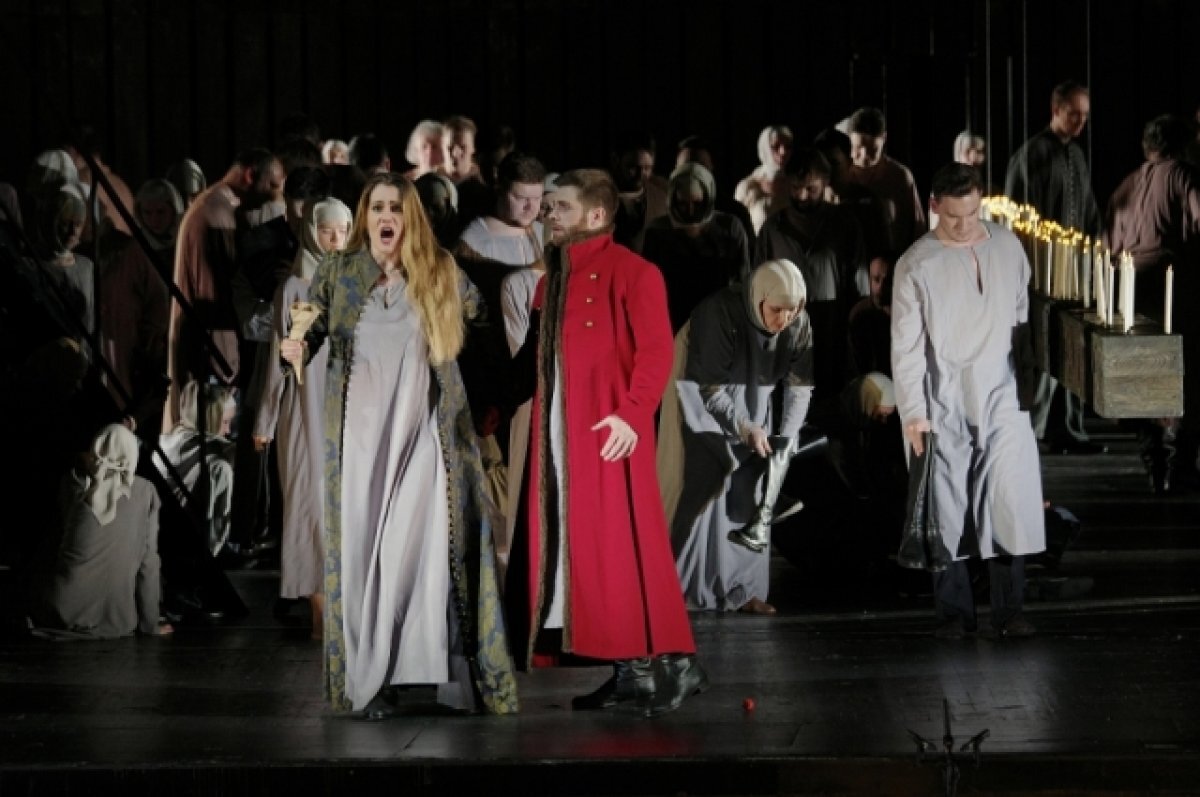    «Хованщина» (12+). Спектакль Московского академического музыкального театра им. К.С. Станиславского и Н.И. Немировича-Данченко Режиссер-постановщик: Александр Титель, дирижер Тимур Зангиев.