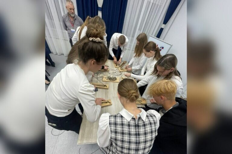    Волонтеры фонда «Защитники Отечества» провели для оренбургских школьников мастер класс Марина Шарт