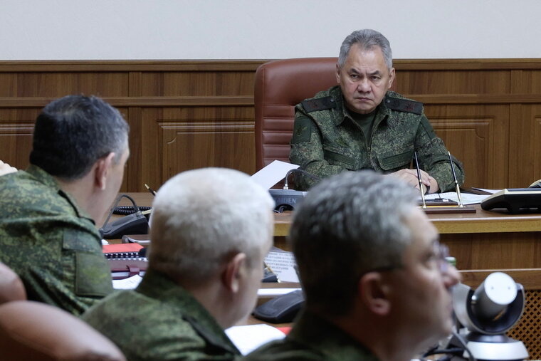    Шойгу поручил руководству предприятий организовать круглосуточную работу