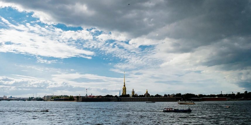    Алёна Бобрович.