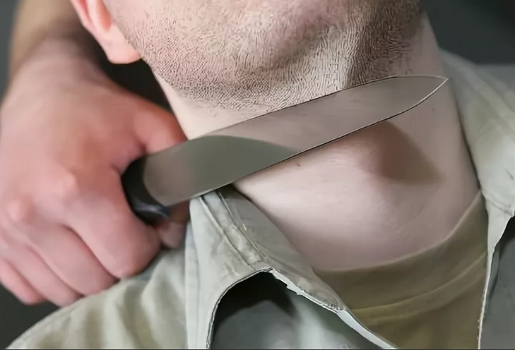 Приставил нож к горлу. Приставил нож к горлу. Приставил нож к горлу. Приставил нож к горлу. Приставил нож к горлу.