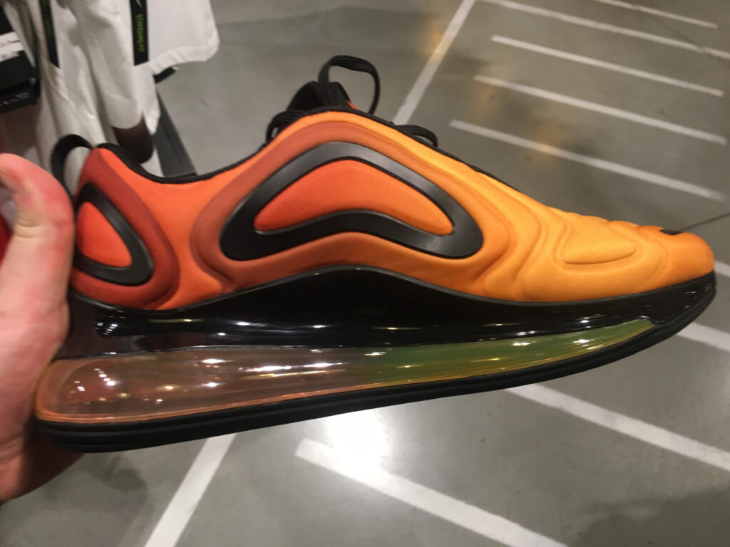 Air max 720 orange cheap et noir