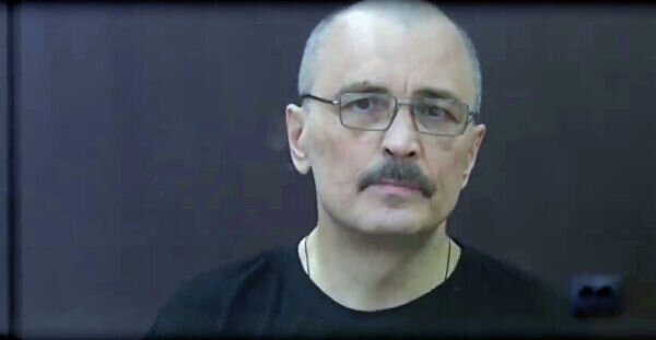 Стоп-кадр видео судебного заседания Сызранского городского суда с участием Олега Рылькова