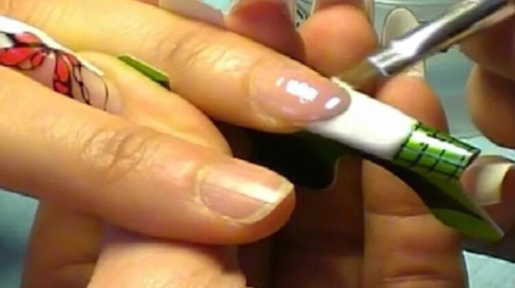 Наращивание гелем на нижние формы. Нижнее наращивание ногтей. Наращивание без форм гелем. Плюсы и минусы нарощенных ногтей. Наращивание ногтей магнитные.