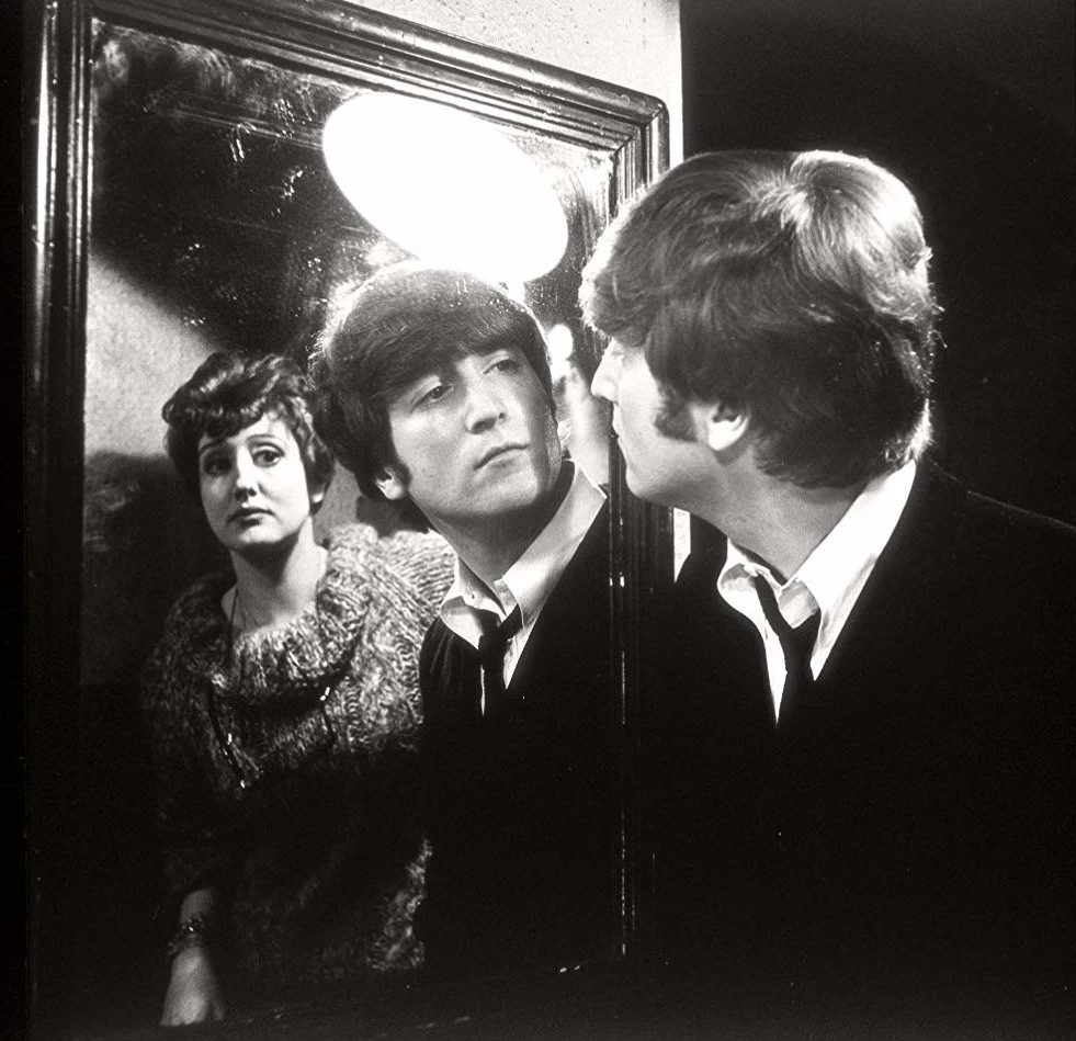 "Вы совсем не похожи на него": Анна Куэйл и Джон Леннон в " A Hard Day's Night."