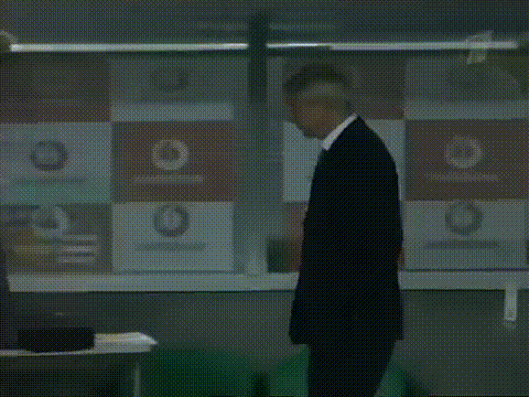 После шестого гола в ворота России Ярцев покинул тренерскую скамейку.