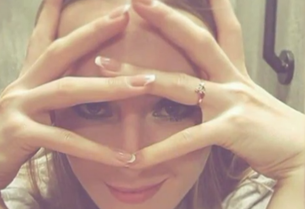 Это же кольцо на фото Кристины