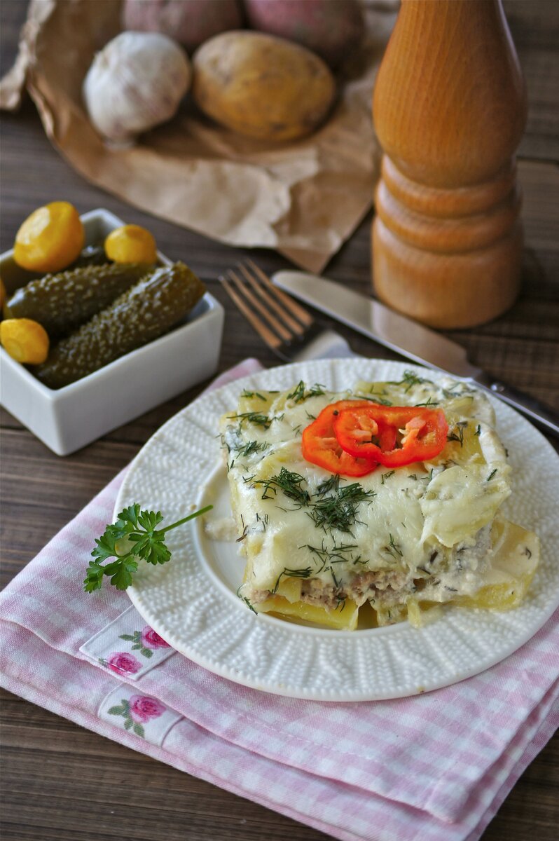 Картофельная запеканка с фаршем в микроволновке.