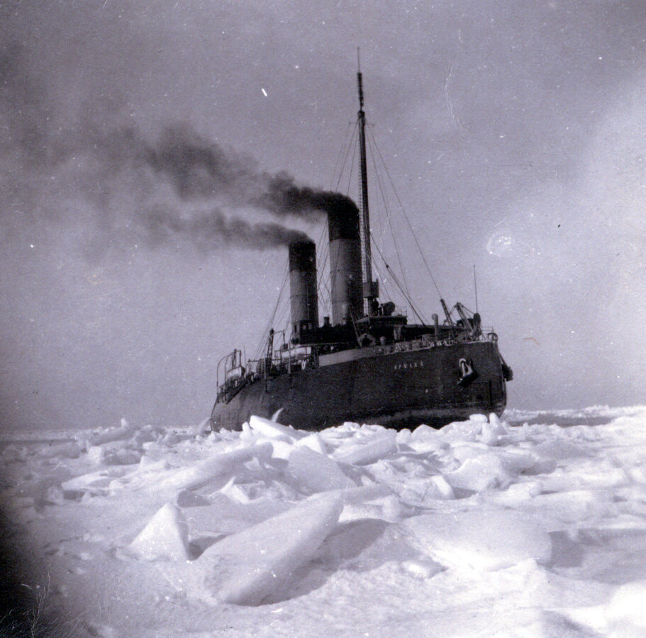 Как назывался 1 в мире ледокол. Атомный ледокол 50 лет победы в разрезе. Корабль ледокол арктика 1972. Экспедиция папанина на северный полюс 1937. Ледокол пайлот 1864.